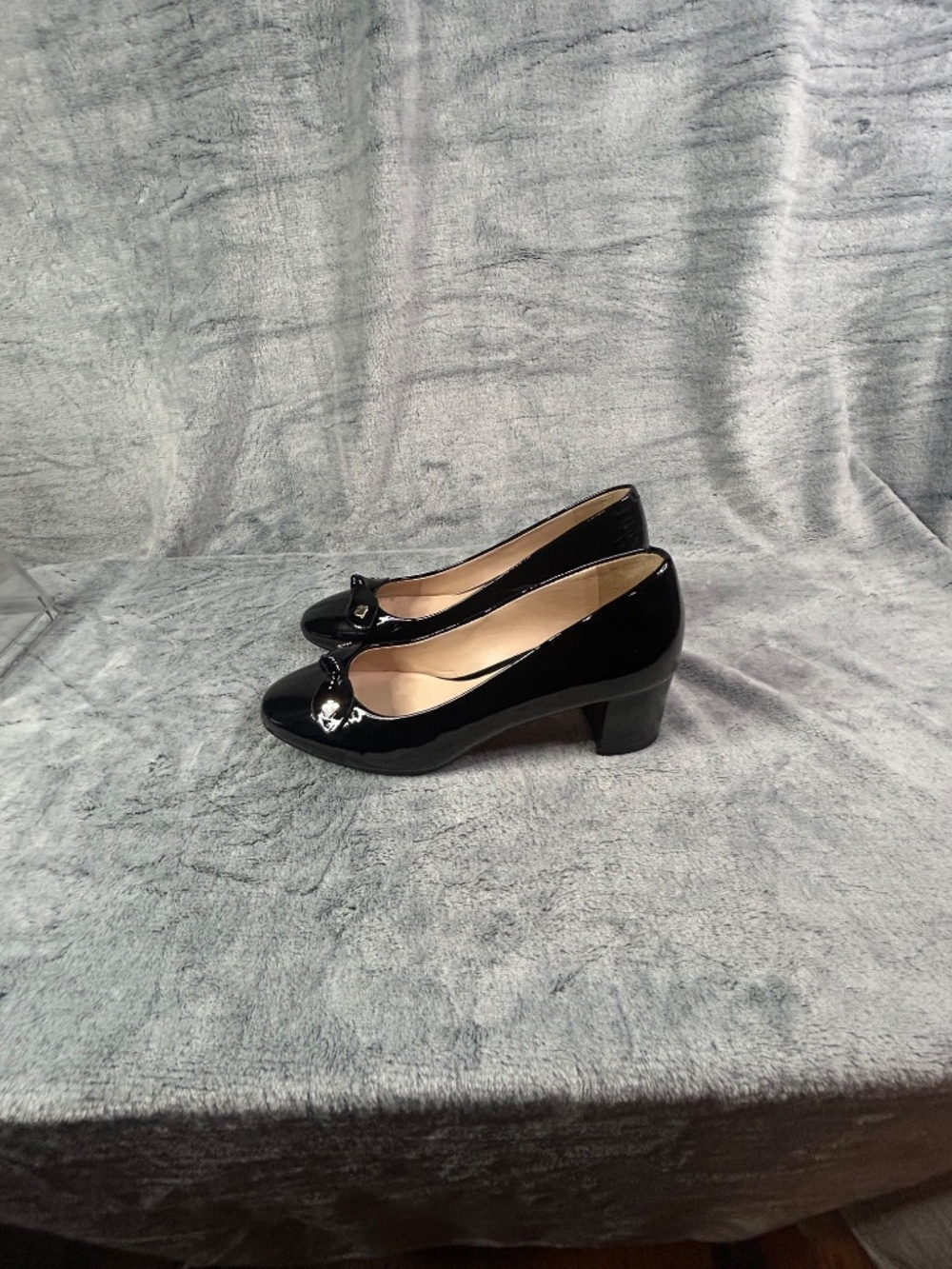 Classic Kate Spade New York Kiersten bow pumps  glossy black patent Size 5 - Picture 5 of 10